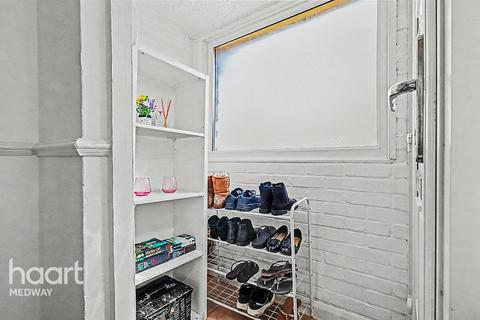 2 bedroom terraced house for sale, Uplands Close, Rochester