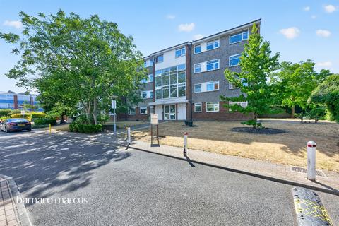 St. James Road, Sutton