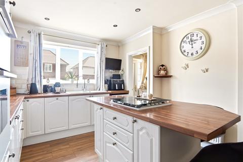 4 bedroom semi-detached house for sale, Deightonby Street, Thurnscoe, Rotherham, S63