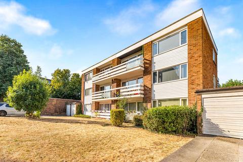 2 bedroom apartment for sale, Broadmead Road, Woodford Green, IG8