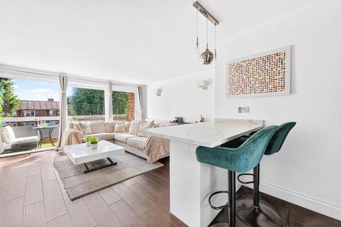 2 bedroom apartment for sale, Broadmead Road, Woodford Green, IG8