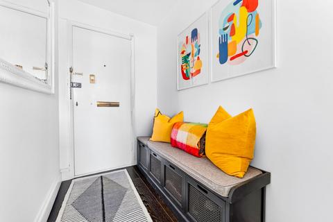 2 bedroom apartment for sale, Broadmead Road, Woodford Green, IG8