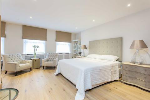 4 bedroom terraced house to rent, Park Street, London W1K