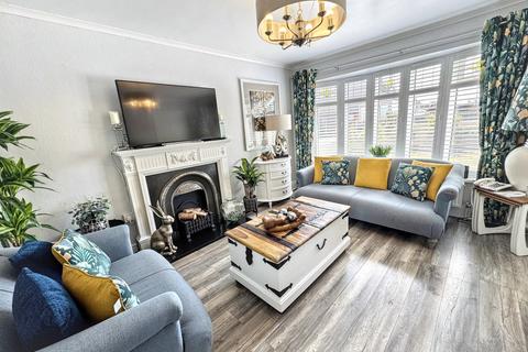 3 bedroom semi-detached house for sale, Bodelwyddan Avenue, Kinmel Bay, LL18
