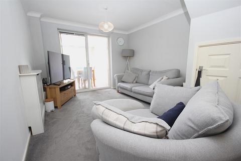 2 bedroom terraced house for sale, Saffron Way, Whiteley, Fareham