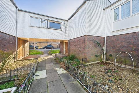 3 bedroom terraced house for sale, Bracklesham Close, Farnborough, Hampshire, GU14