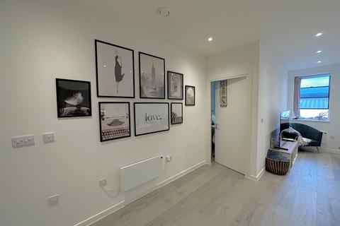 2 bedroom flat to rent, Midsummer Boulevard, Tempus House, MK9
