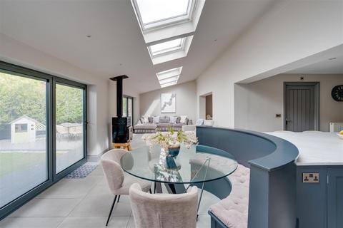 5 bedroom detached house for sale, Holmsley Lane, Leeds LS26