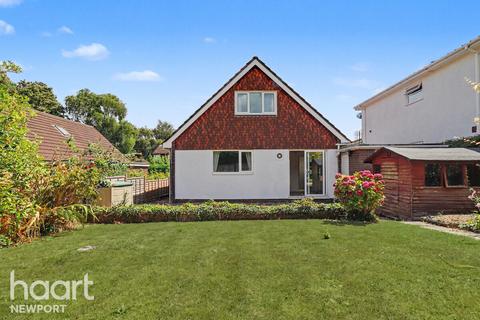 4 bedroom detached bungalow for sale, Telford Close, Newport