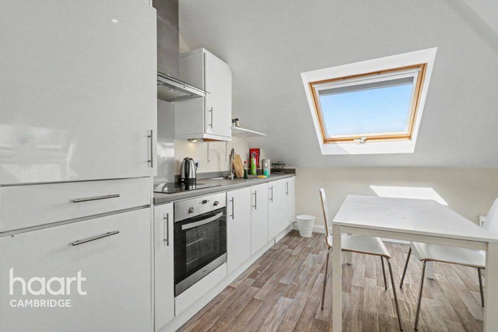 Apartment in Cambridge, Trumpington - View 3