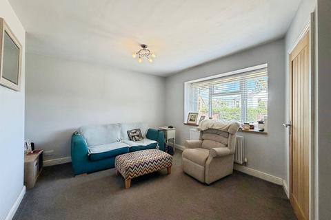 2 bedroom semi-detached bungalow for sale, Gaydon Road, Bishops Itchington, Southam