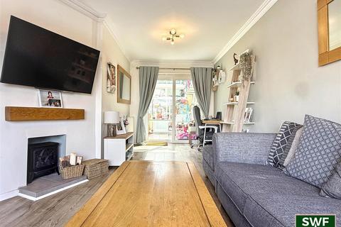 3 bedroom semi-detached house for sale, Ackleton Gardens, Bradmore, Wolverhampton