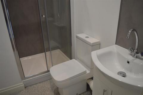 Studio to rent, Upper Brook Street, Manchester M13