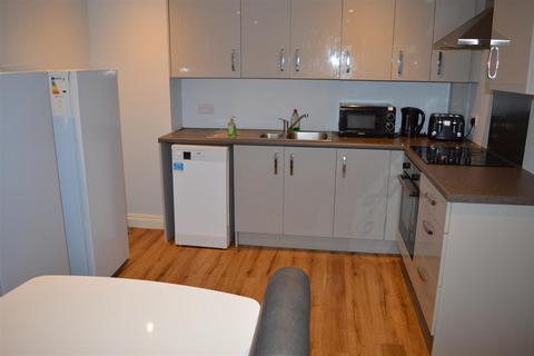 Studio to rent, Upper Brook Street, Manchester M13