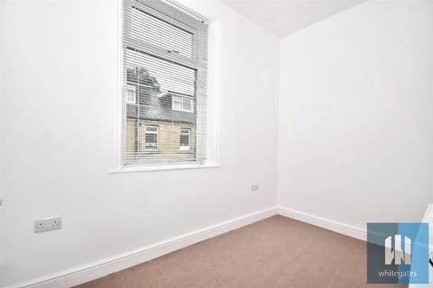 3 bedroom terraced house to rent, Prince Street, Primrose Hill, Huddersfield, HD4