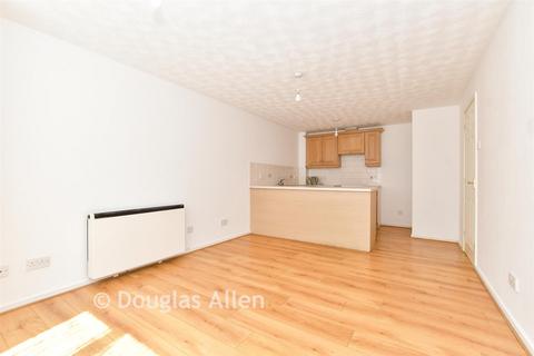 2 bedroom ground floor flat for sale, Lancaster Drive, Basildon SS16