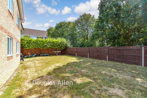 2 bedroom ground floor flat for sale, Lancaster Drive, Basildon SS16
