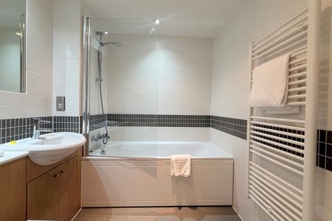 2 bedroom apartment to rent, Topaz House, Vizion