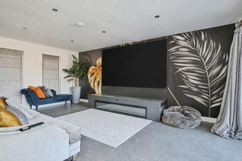 4 bedroom link detached house for sale, Great North Road, Norman Cross, Peterborough