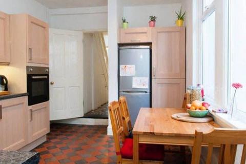 3 bedroom house to rent, Mackintosh Place, CARDIFF