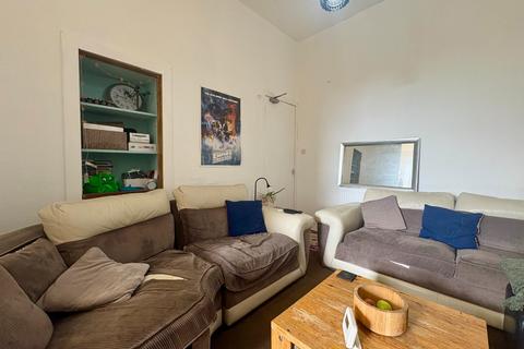 4 bedroom flat to rent, Polwarth Gardens, Polwarth, Edinburgh, EH11