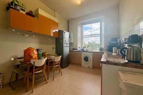 4 bedroom flat to rent, Polwarth Gardens, Polwarth, Edinburgh, EH11
