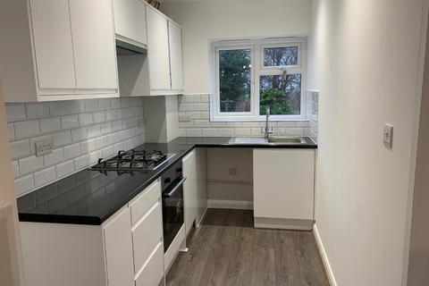 3 bedroom end of terrace house to rent, Lamorna Avenue, Gravesend, Kent