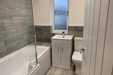 3 bedroom end of terrace house to rent, Lamorna Avenue, Gravesend, Kent
