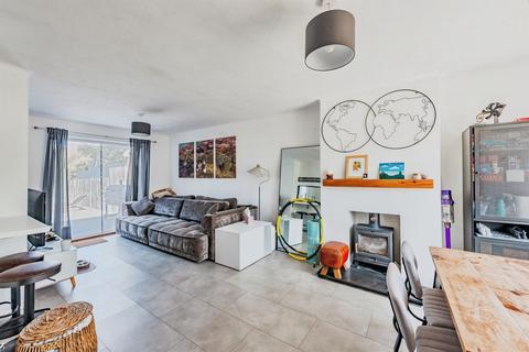 3 bedroom semi-detached house for sale, Park Avenue, Redhill
