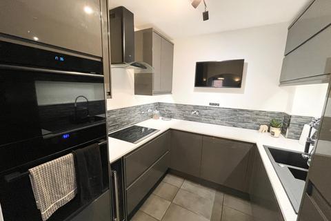 2 bedroom apartment to rent, Serif Close, Nottingham, NG5