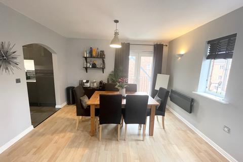 2 bedroom apartment to rent, Serif Close, Nottingham, NG5