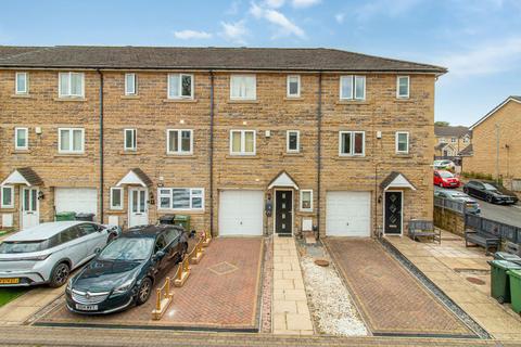 4 bedroom townhouse for sale, Beech Tree Mews, Batley