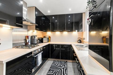 4 bedroom townhouse for sale, Beech Tree Mews, Batley