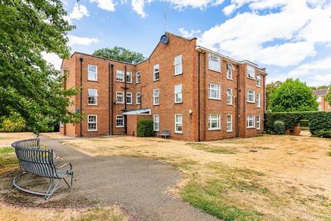 3 bedroom flat for sale, Phyllis Court Drive, Henley-On-Thames RG9