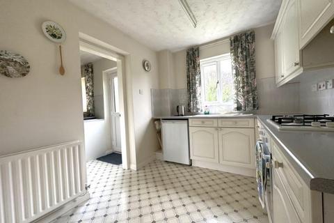 3 bedroom detached house to rent, Fleming Close, Biddenham, MK40