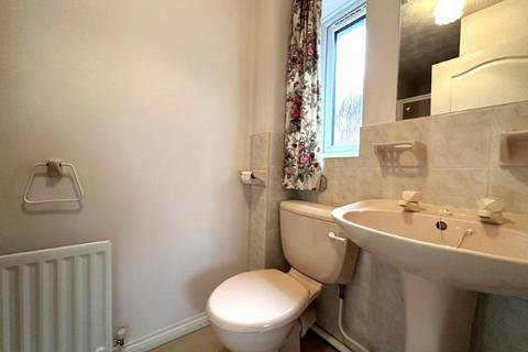 3 bedroom detached house to rent, Fleming Close, Biddenham, MK40