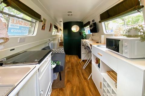1 bedroom houseboat for sale, Maida Vale Avenue, Regent’s Canal, London W2