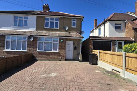 1 bedroom apartment to rent, Parkside Avenue, Romford, Essex, RM1
