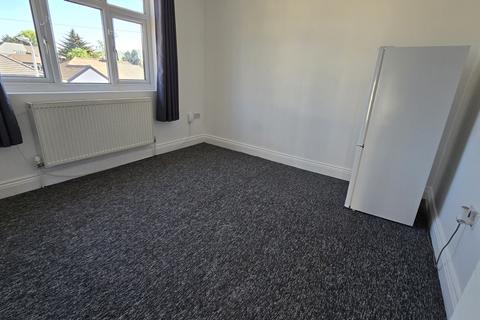 1 bedroom apartment to rent, Parkside Avenue, Romford, Essex, RM1