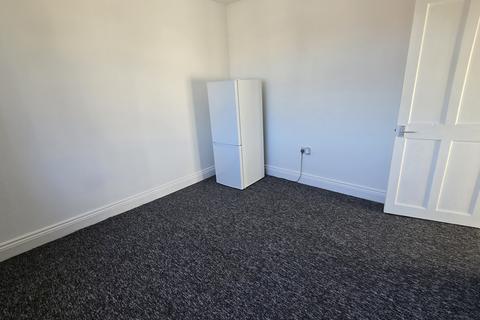 1 bedroom apartment to rent, Parkside Avenue, Romford, Essex, RM1