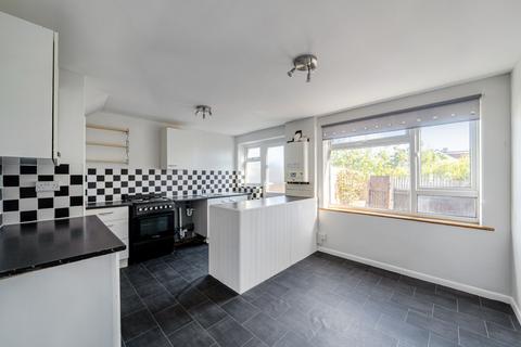 3 bedroom terraced house to rent, Cedar Avenue, West Sussex BN13
