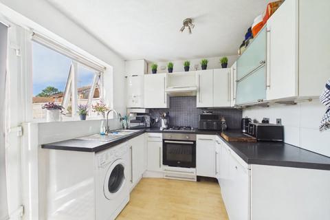 2 bedroom end of terrace house to rent, Walsh Avenue, Warfield, Berkshire, RG42