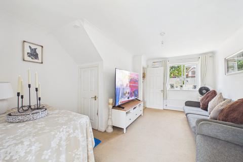 2 bedroom end of terrace house to rent, Walsh Avenue, Warfield, Berkshire, RG42