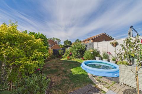 2 bedroom end of terrace house to rent, Walsh Avenue, Warfield, Berkshire, RG42