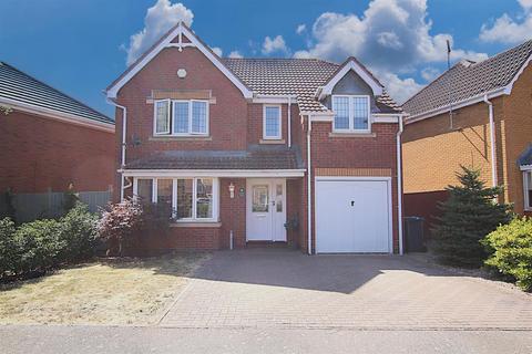 4 bedroom detached house for sale, Battalion Drive, Wootton