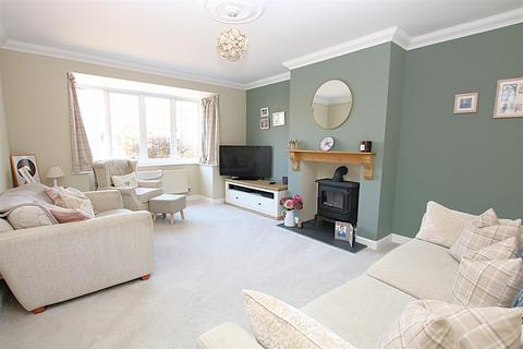 4 bedroom detached house for sale, Battalion Drive, Wootton