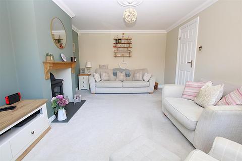 4 bedroom detached house for sale, Battalion Drive, Wootton