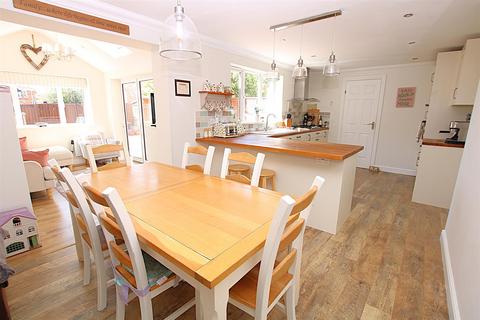 4 bedroom detached house for sale, Battalion Drive, Wootton