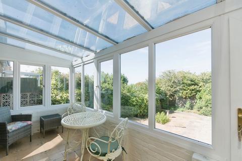 2 bedroom bungalow for sale, Alan Way, Brighton, East Sussex, BN2