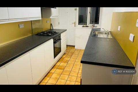 1 bedroom in a house share to rent, Queen Anne St, Stoke-On-Trent, ST4